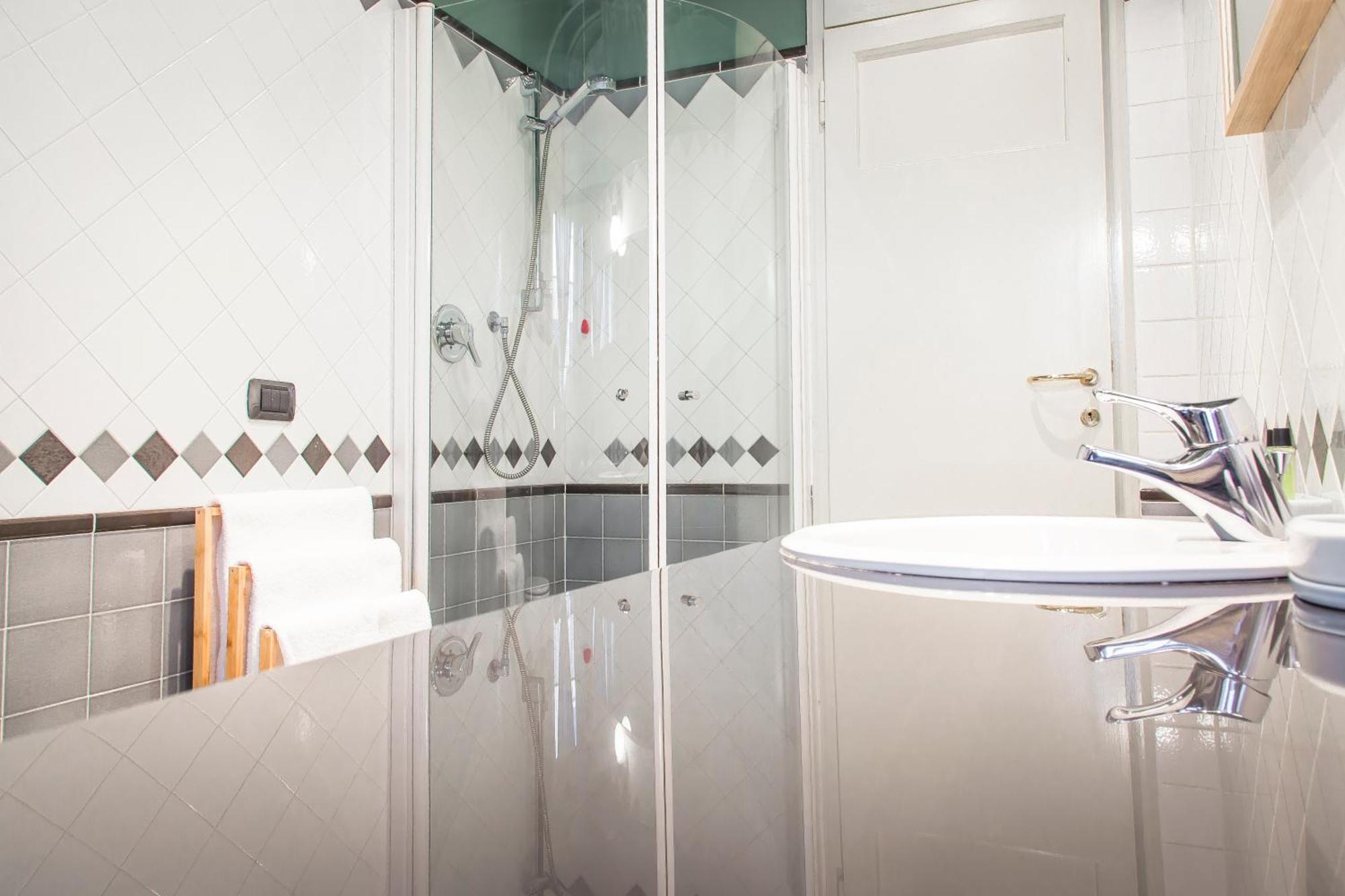 Margreth Apartment มิลาน ภายนอก รูปภาพ